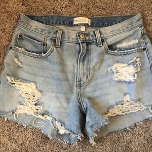 Mid rise denim short